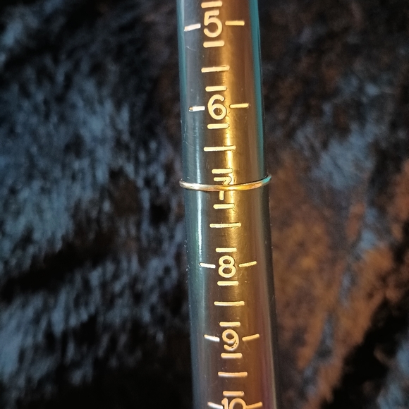 Genuine Pale Amethyst & Solid 10K Yellow Gold Ring size 7 Beautiful Minimalist - Picture 5 of 5